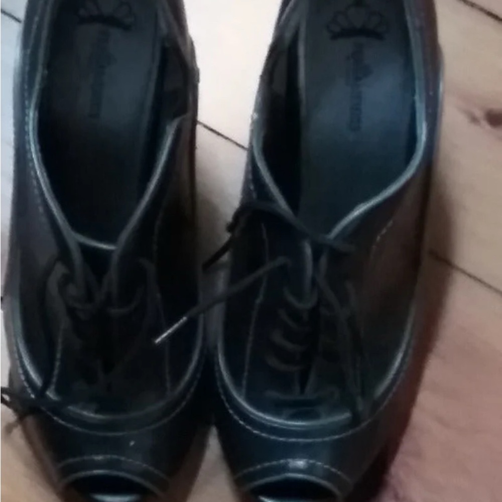 Fergalicious by Fergie
Stylish Black Lace-Up Women's peep toe heels